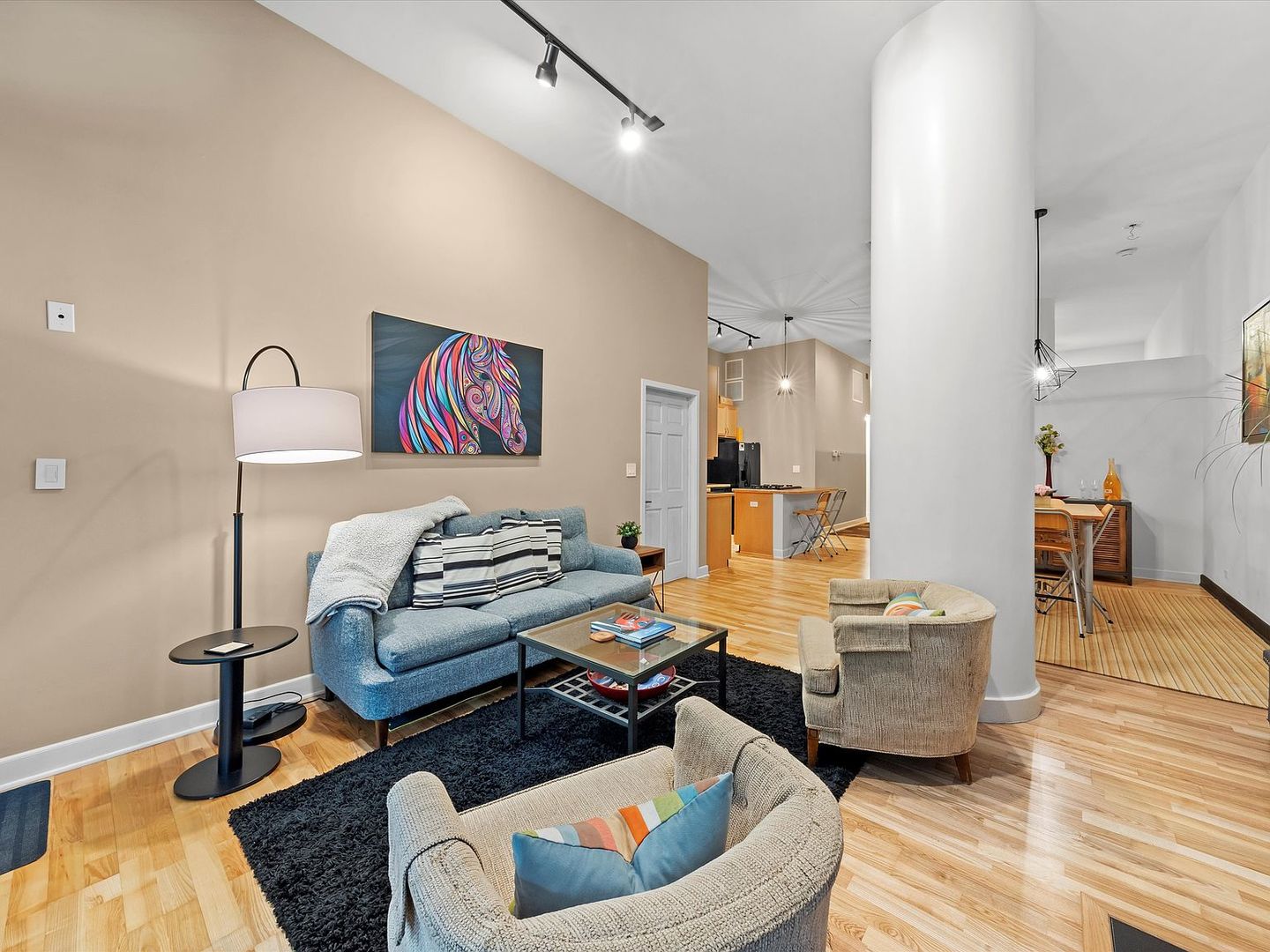 211 E Ohio Street Unit: 307