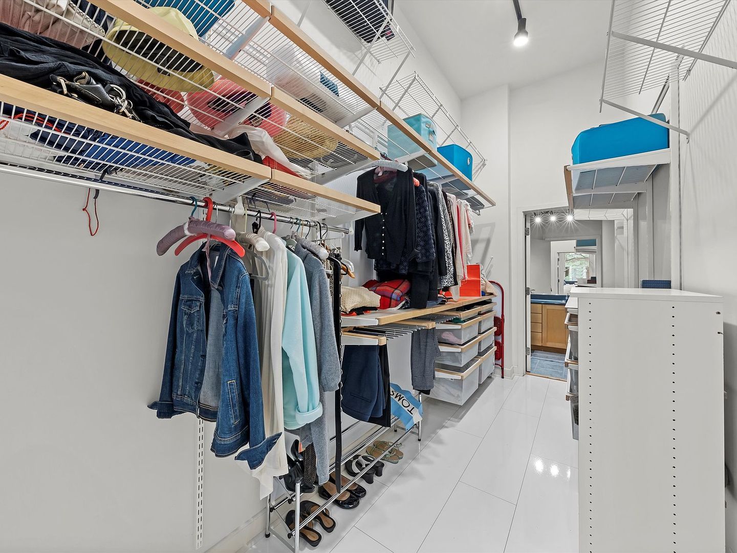 211 E Ohio Street Unit: 307