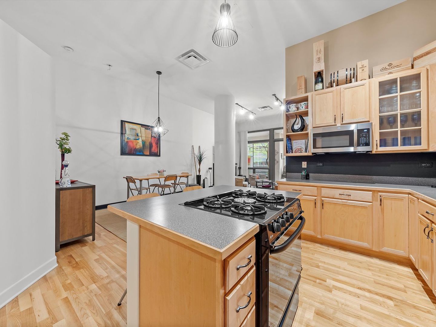 211 E Ohio Street Unit: 307