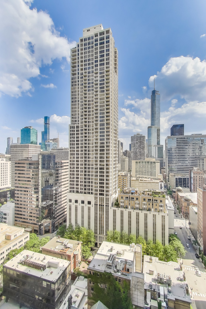 30 E Huron Street Unit: 2602