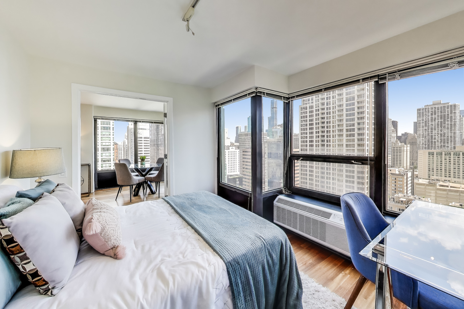 30 E Huron Street Unit: 2602