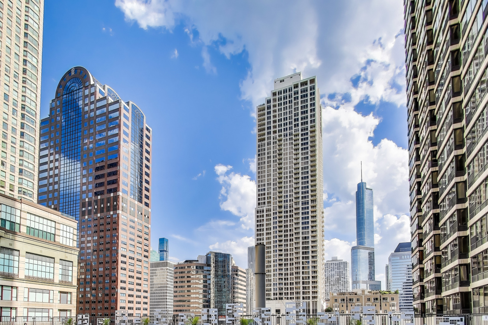 30 E Huron Street Unit: 2602