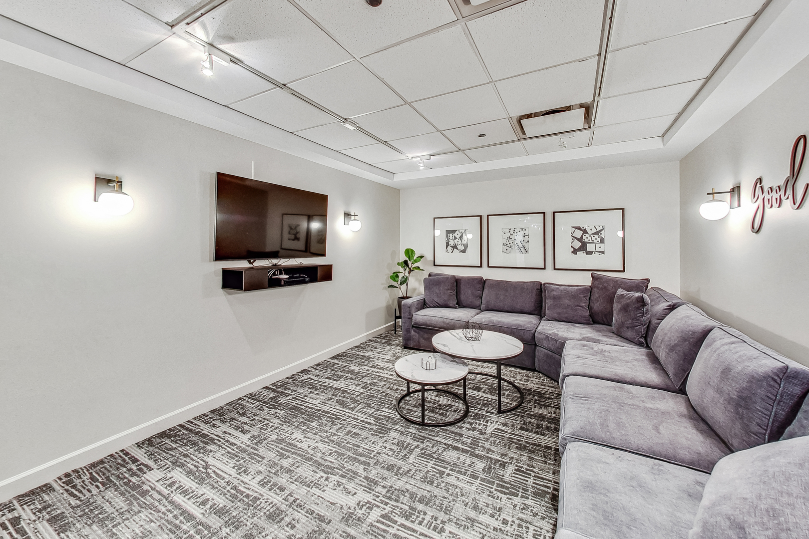 30 E Huron Street Unit: 2602