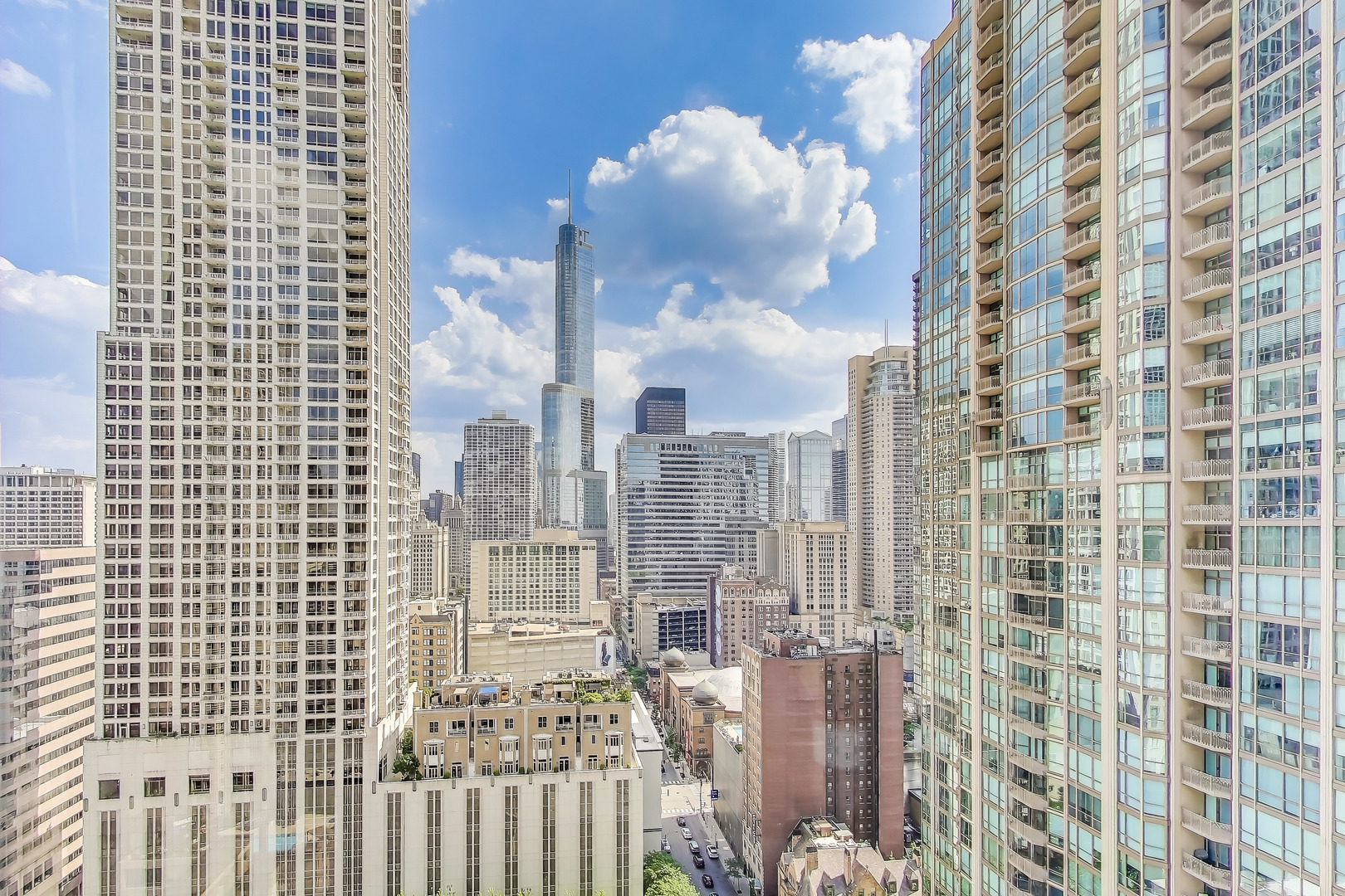 30 E Huron Street Unit: 2602