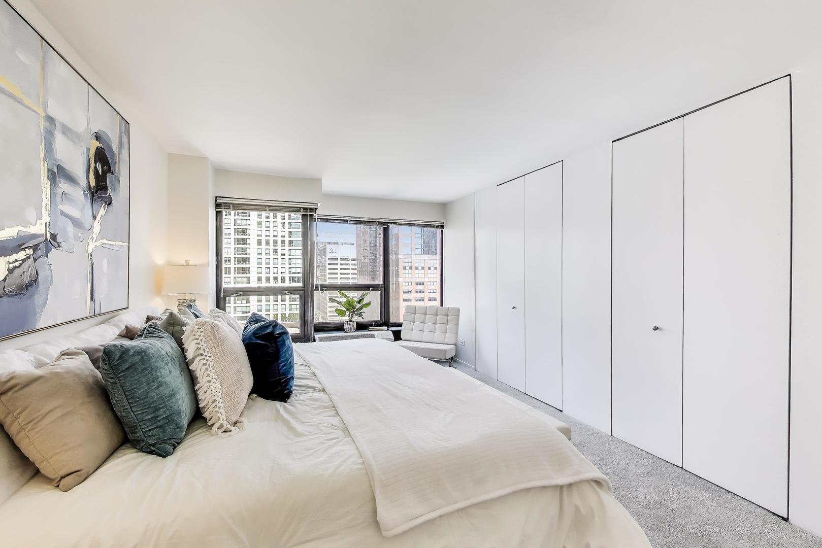 30 E Huron Street Unit: 2602