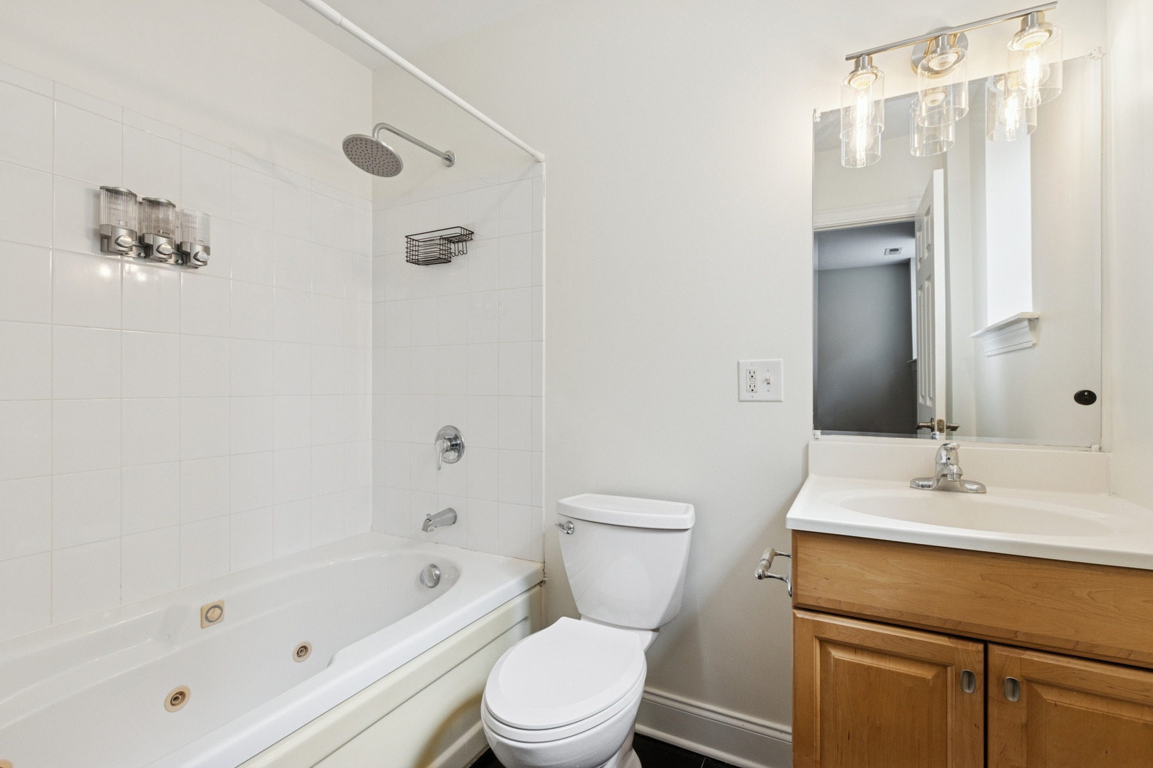 824 W Sunnyside Avenue Unit: G