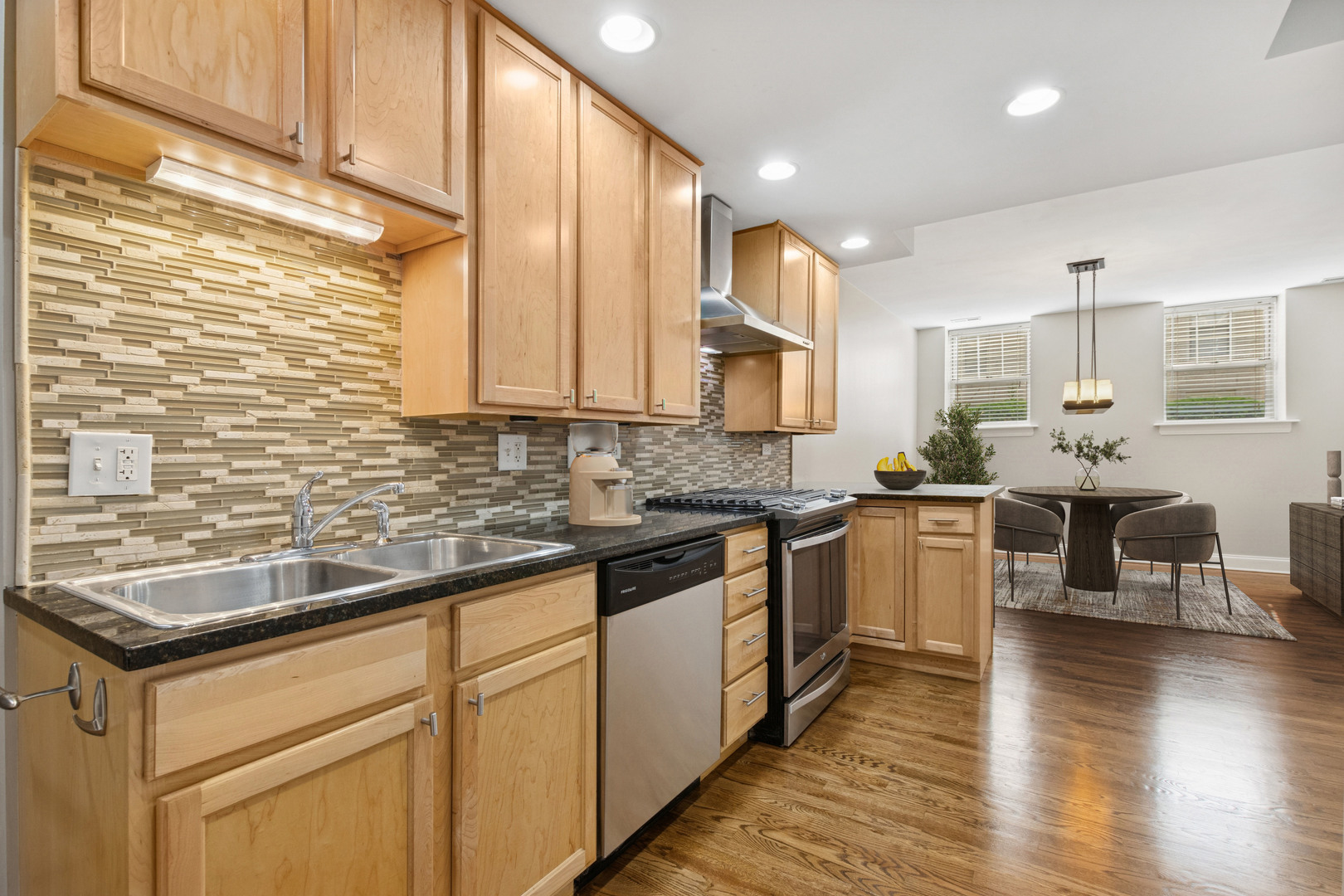 824 W Sunnyside Avenue Unit: G