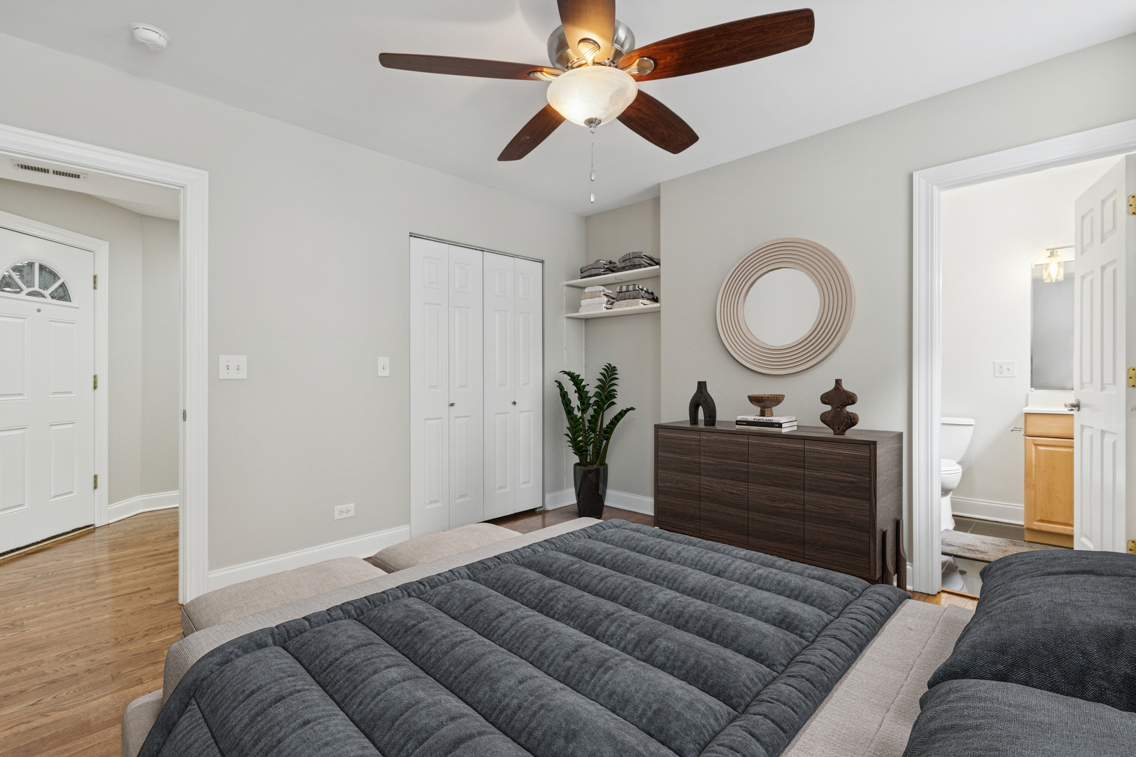 824 W Sunnyside Avenue Unit: G