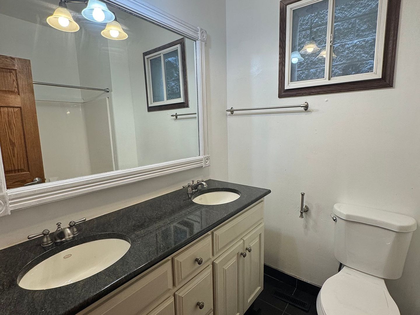 2425 N CLYBOURN Avenue Unit: 1F