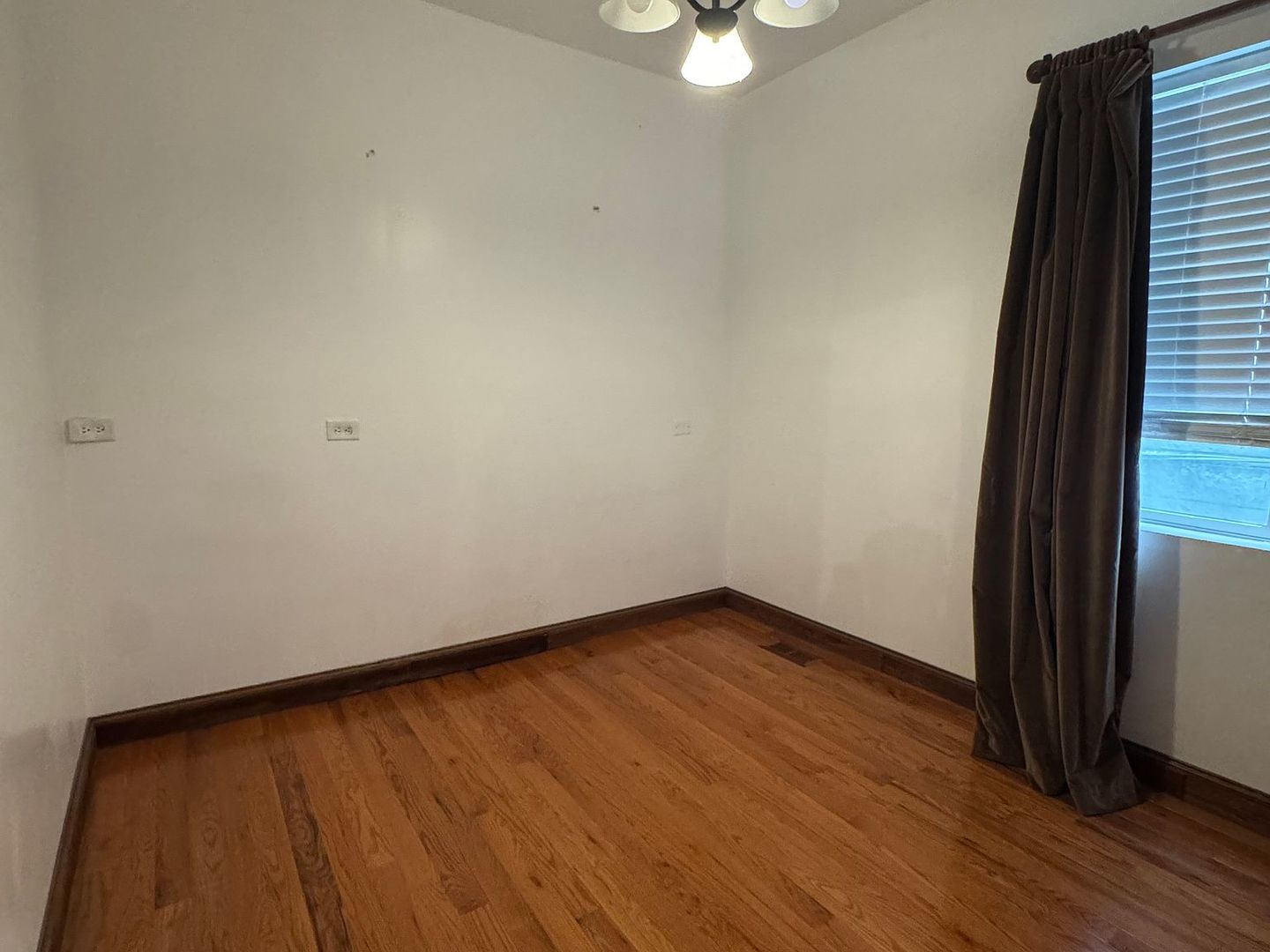 2425 N CLYBOURN Avenue Unit: 1F