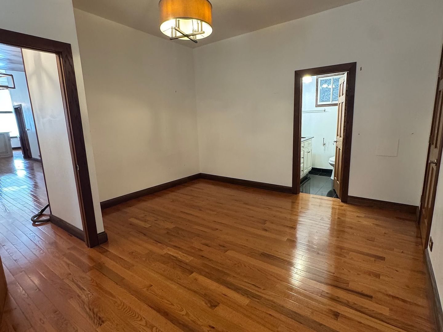 2425 N CLYBOURN Avenue Unit: 1F