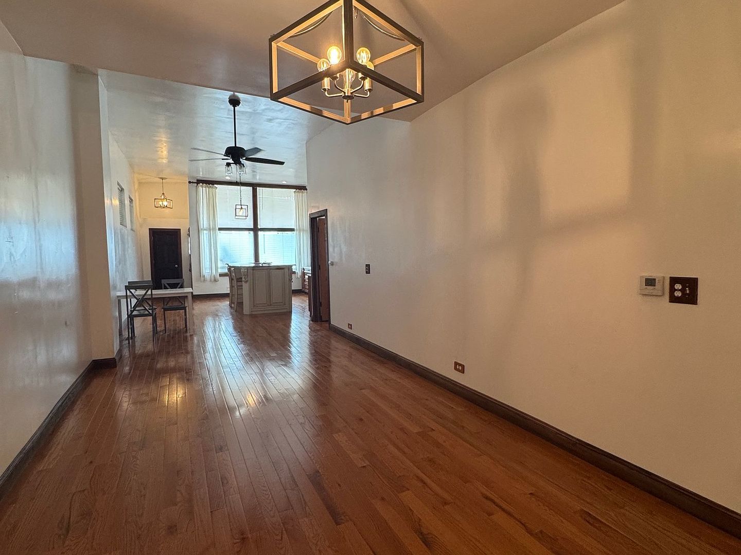 2425 N CLYBOURN Avenue Unit: 1F