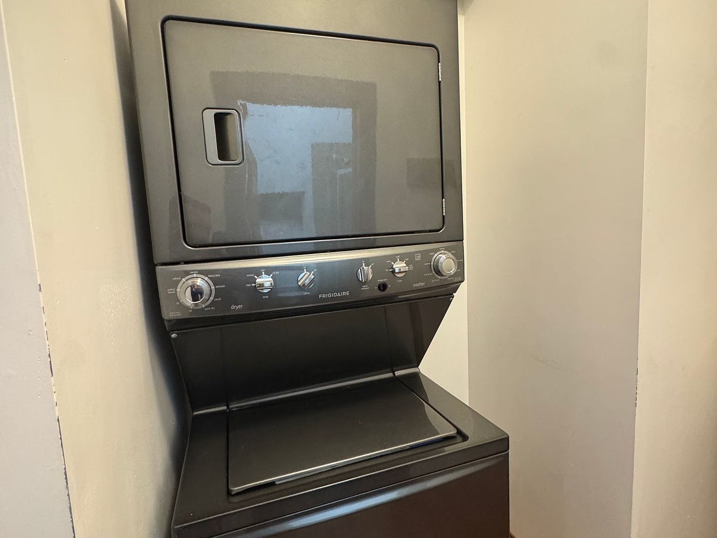 2425 N CLYBOURN Avenue Unit: 1F