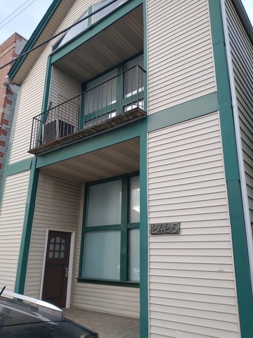 2425 N CLYBOURN Avenue Unit: 1F
