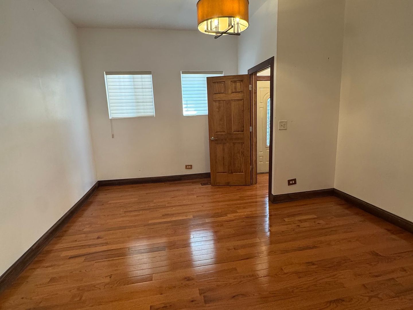 2425 N CLYBOURN Avenue Unit: 1F