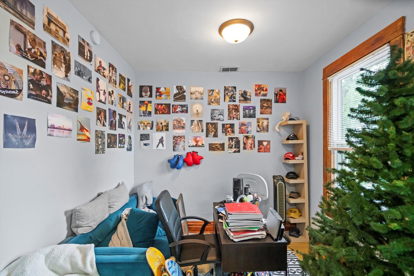 1911 W Newport Avenue Unit: 2