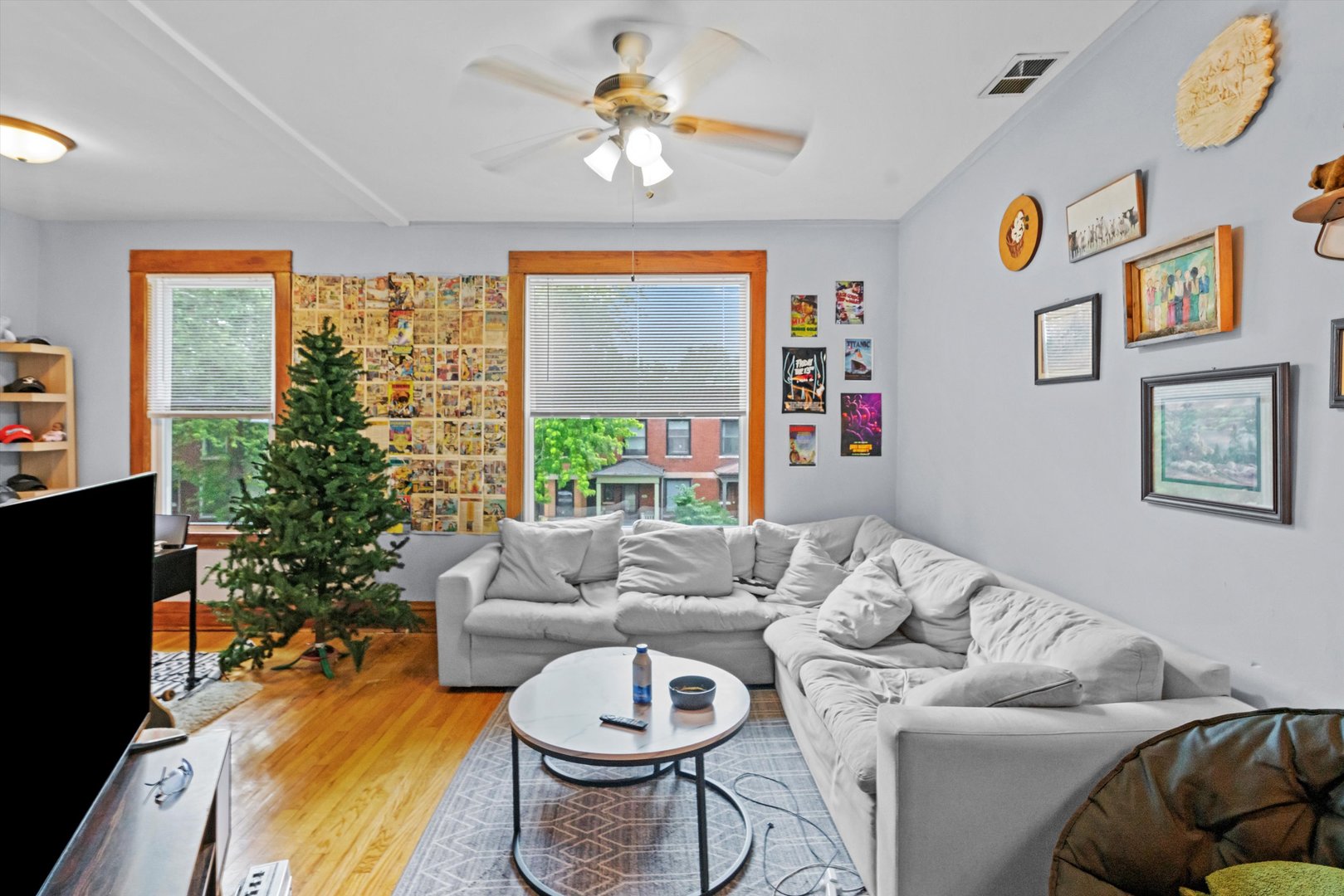 1911 W Newport Avenue Unit: 2