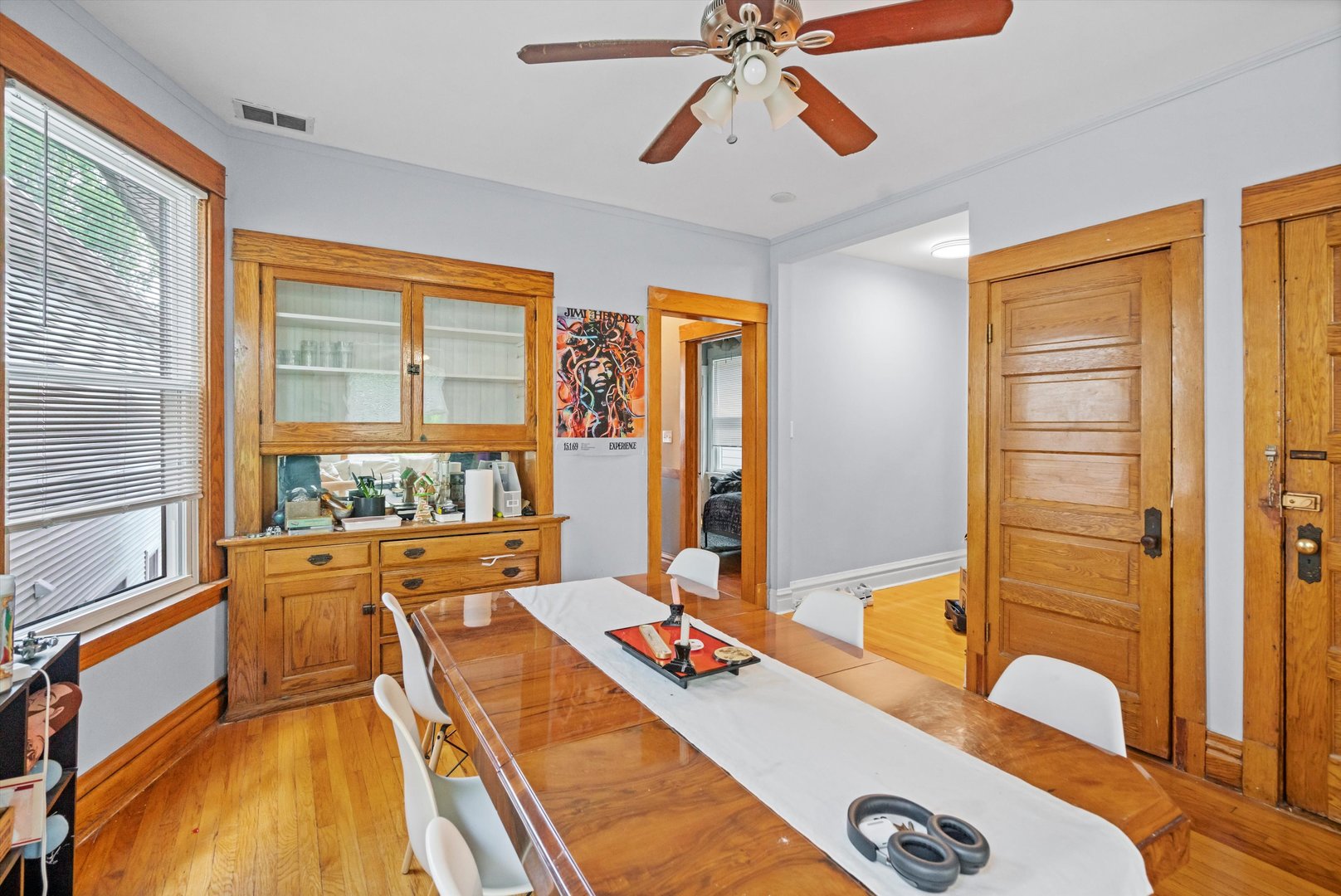1911 W Newport Avenue Unit: 2