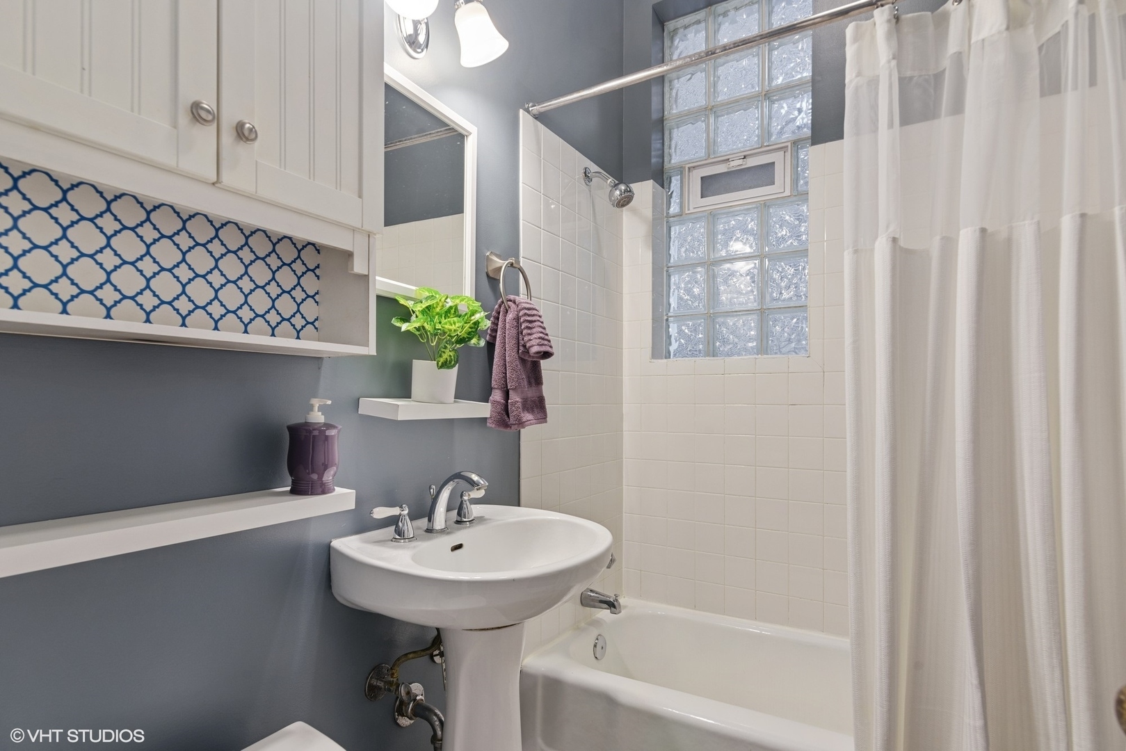 2232 W Homer Street Unit: 1