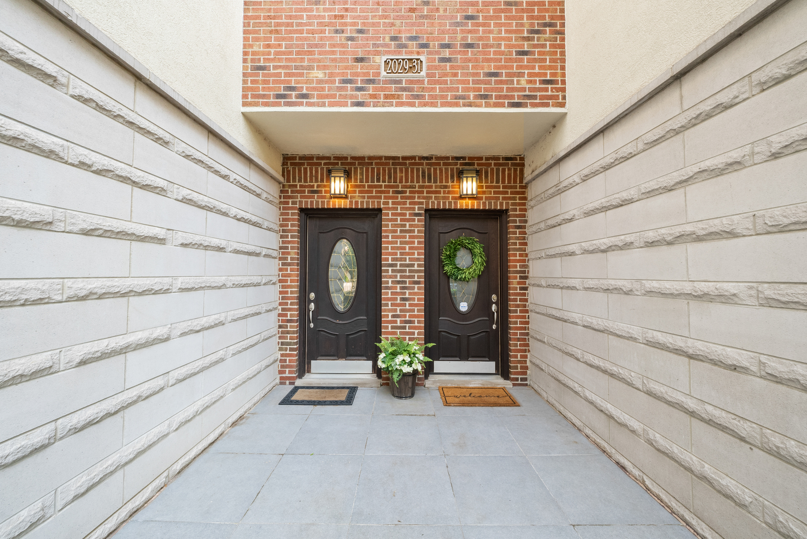 2031 W Saint Paul Avenue Unit: 2W