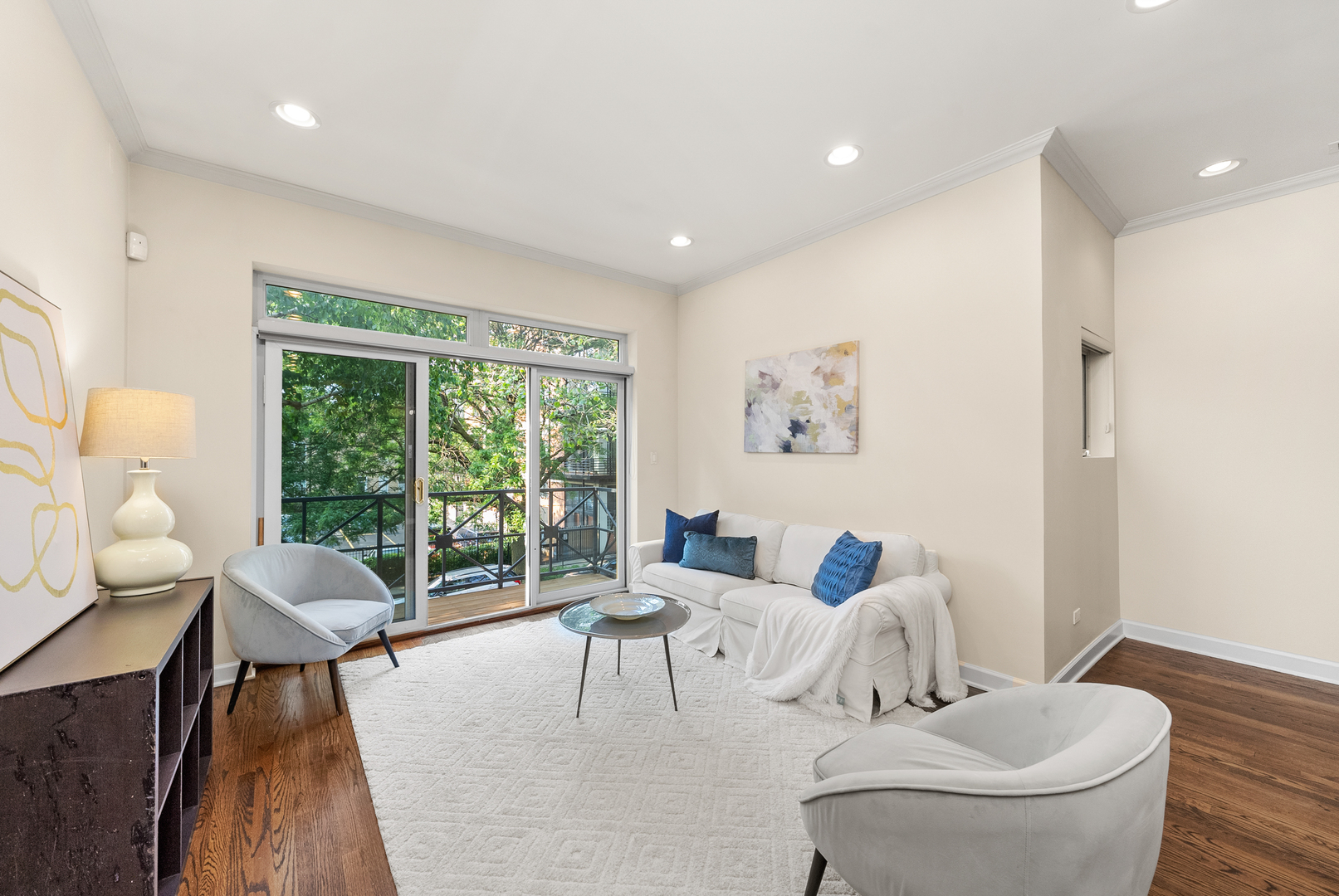 2031 W Saint Paul Avenue Unit: 2W