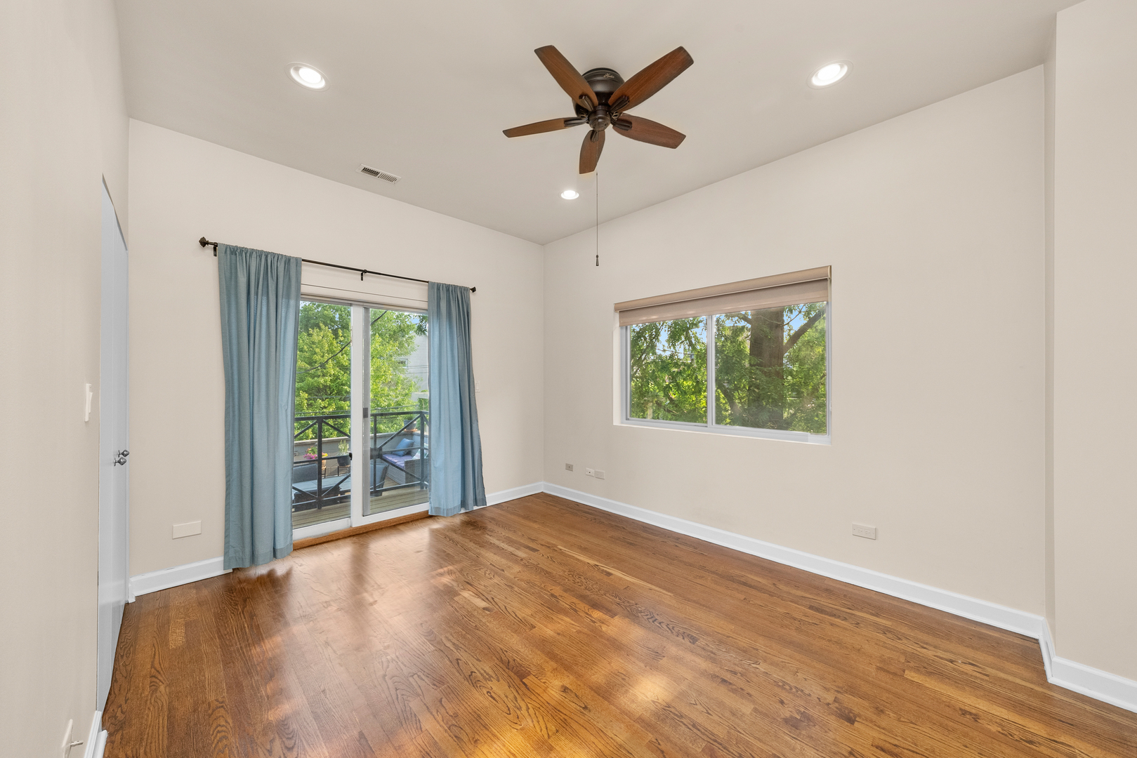 2031 W Saint Paul Avenue Unit: 2W