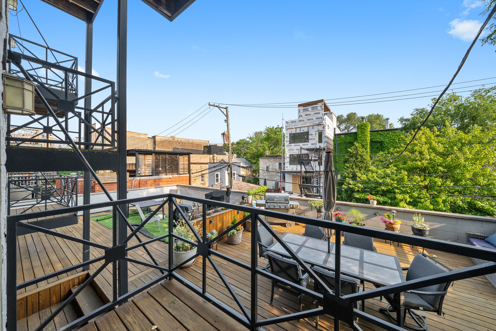 2031 W Saint Paul Avenue Unit: 2W