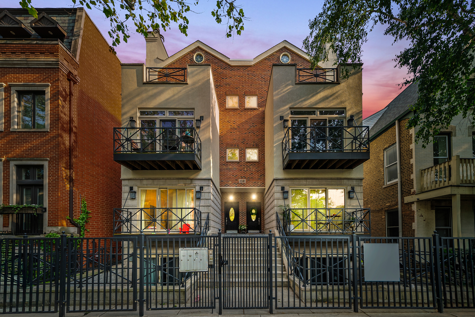 2031 W Saint Paul Avenue Unit: 2W