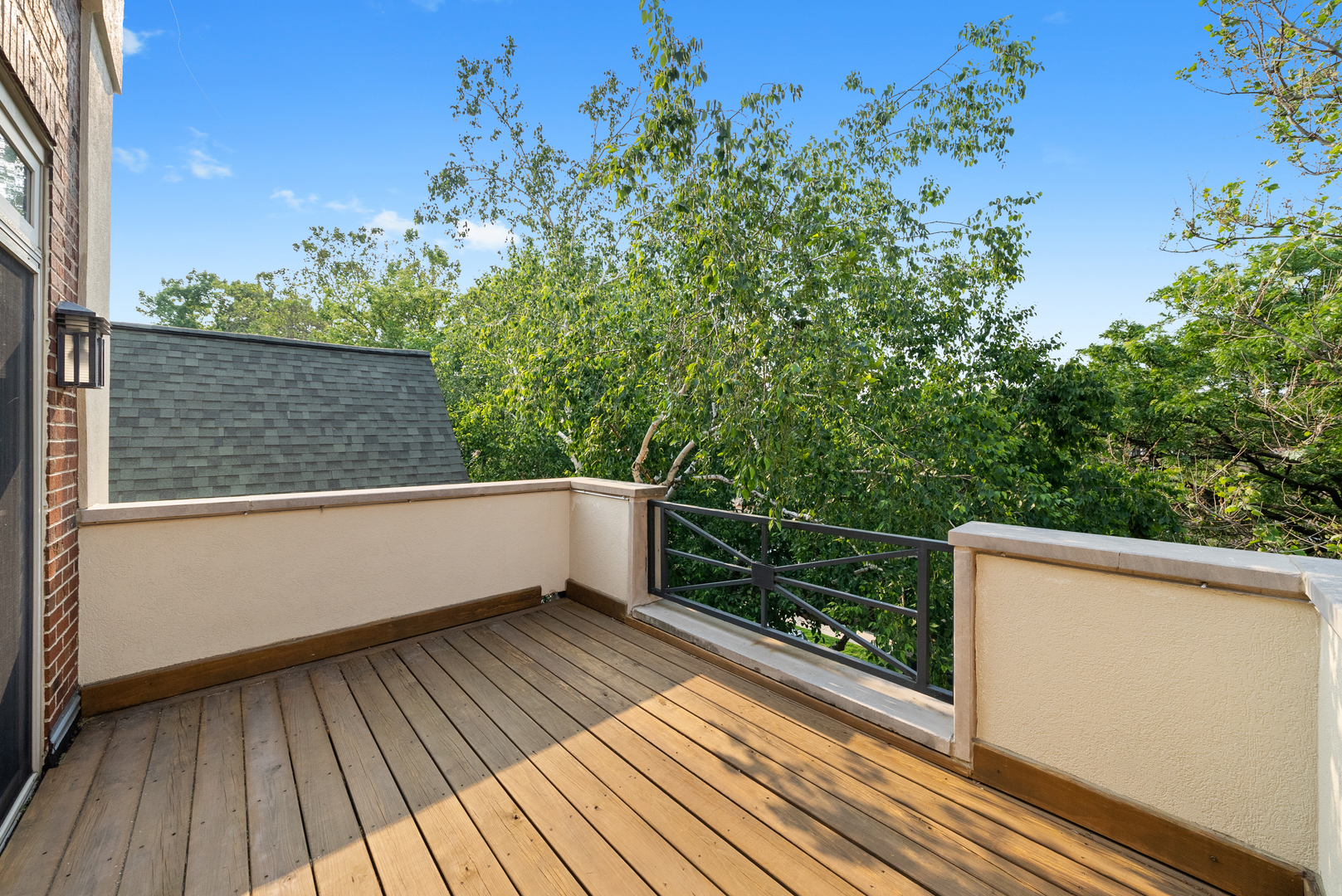 2031 W Saint Paul Avenue Unit: 2W