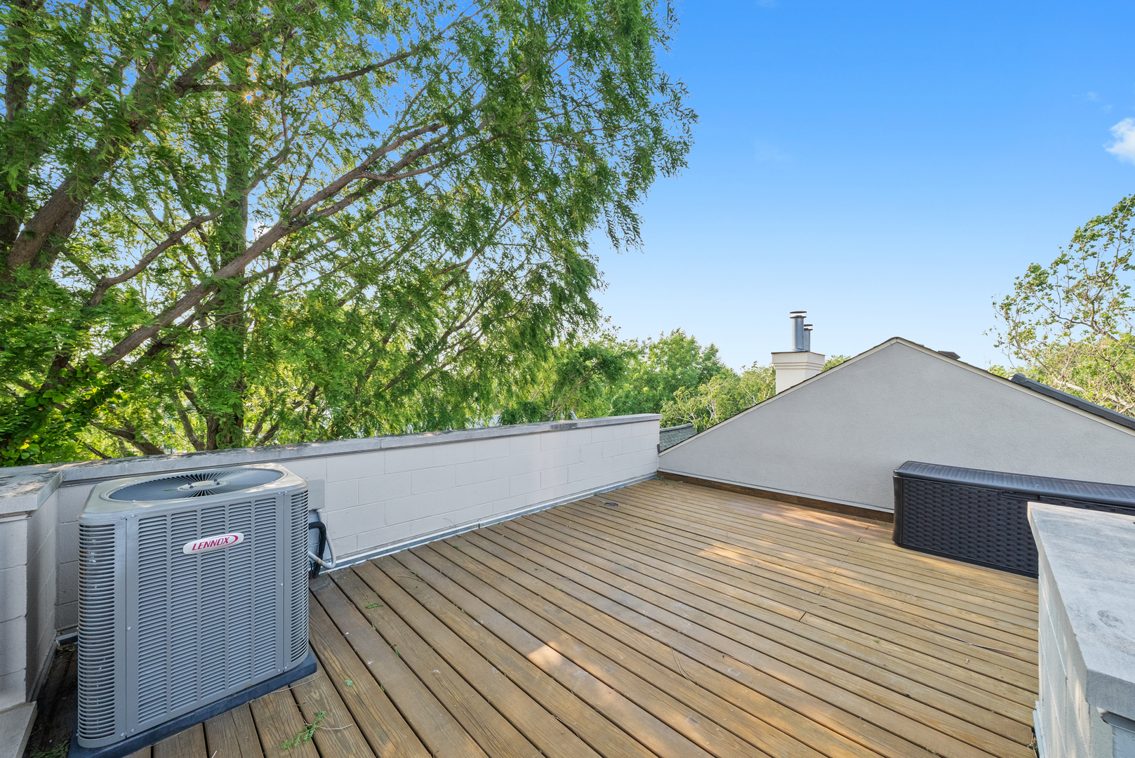 2031 W Saint Paul Avenue Unit: 2W