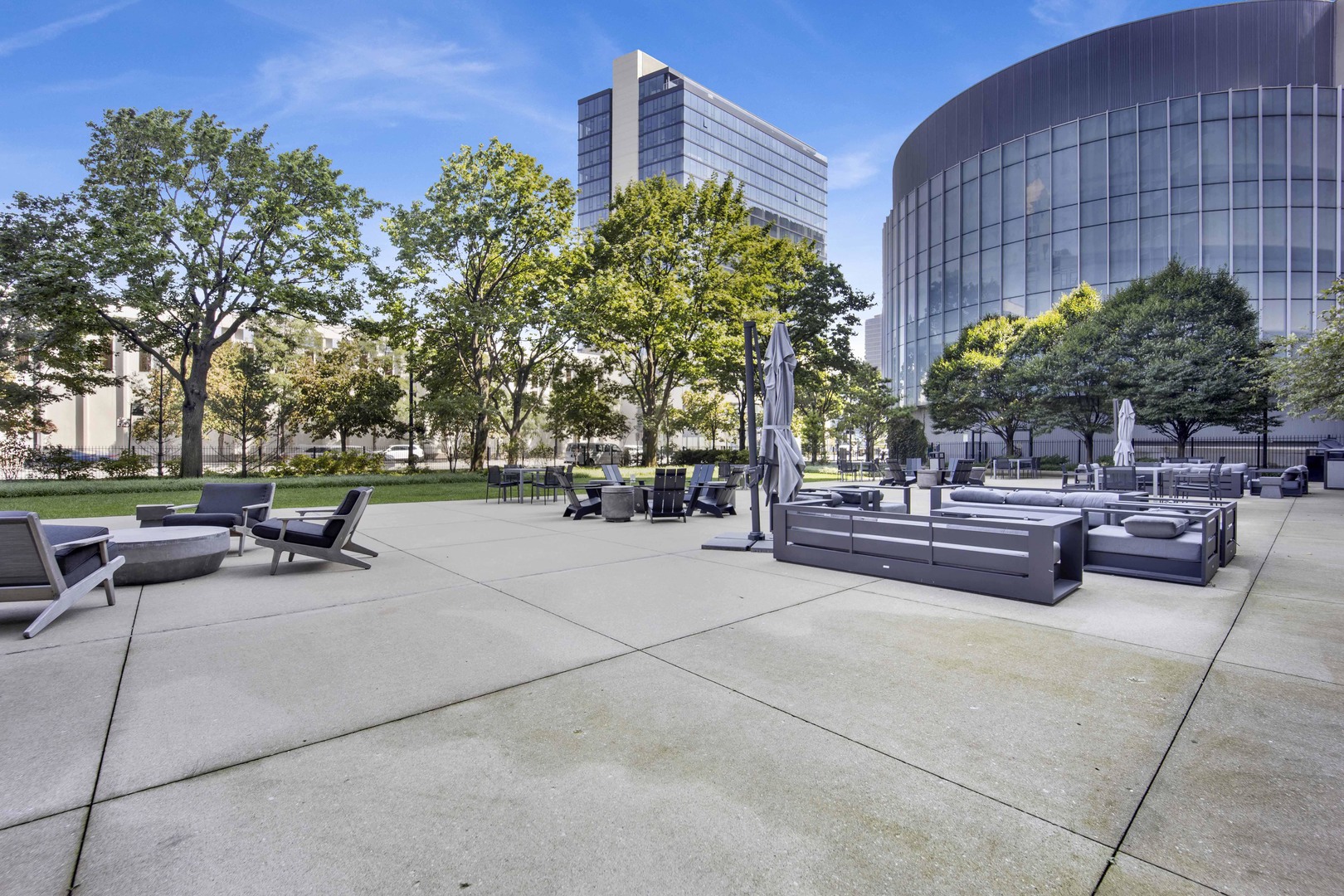 500 W Superior Street Unit: 1207