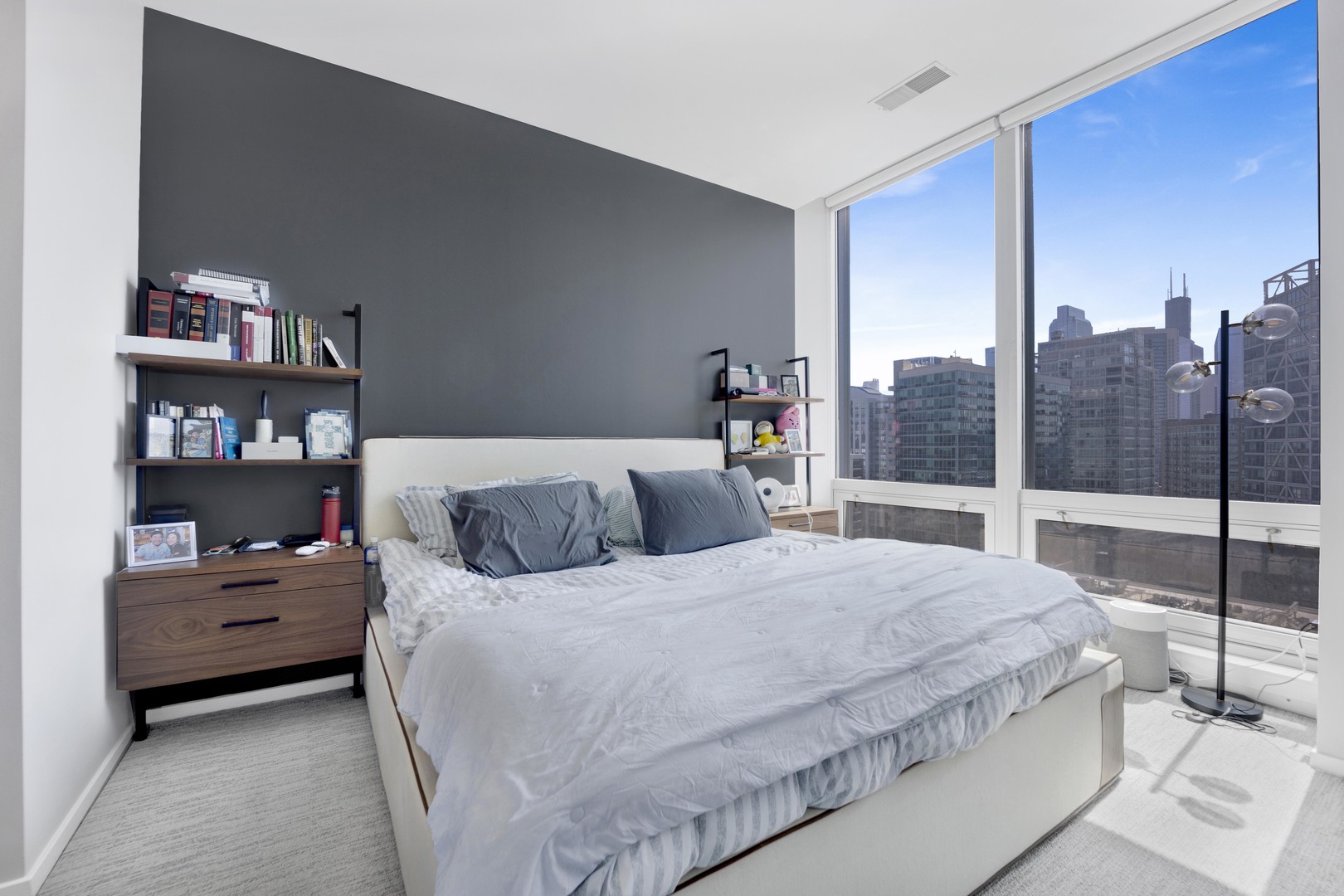 500 W Superior Street Unit: 1207