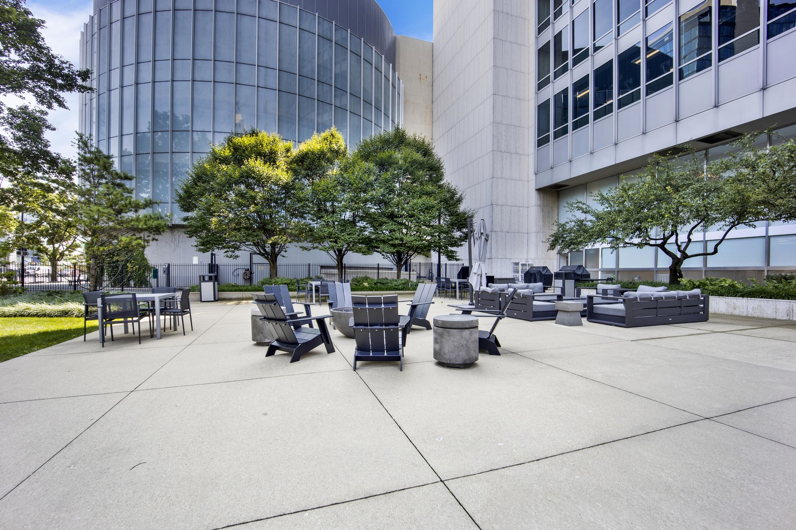 500 W Superior Street Unit: 1207