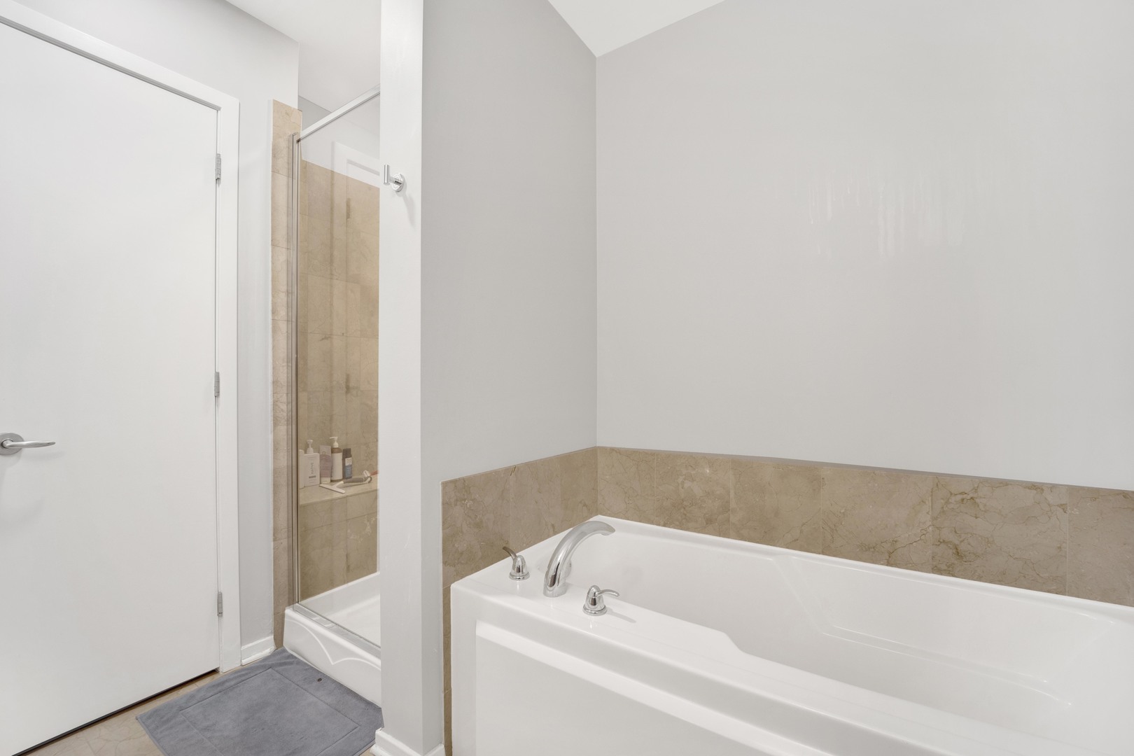 500 W Superior Street Unit: 1207