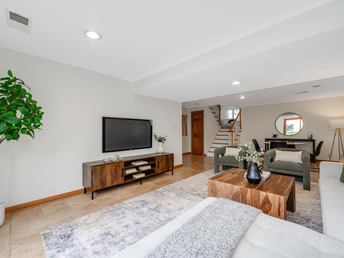 2612 Wilmette Avenue