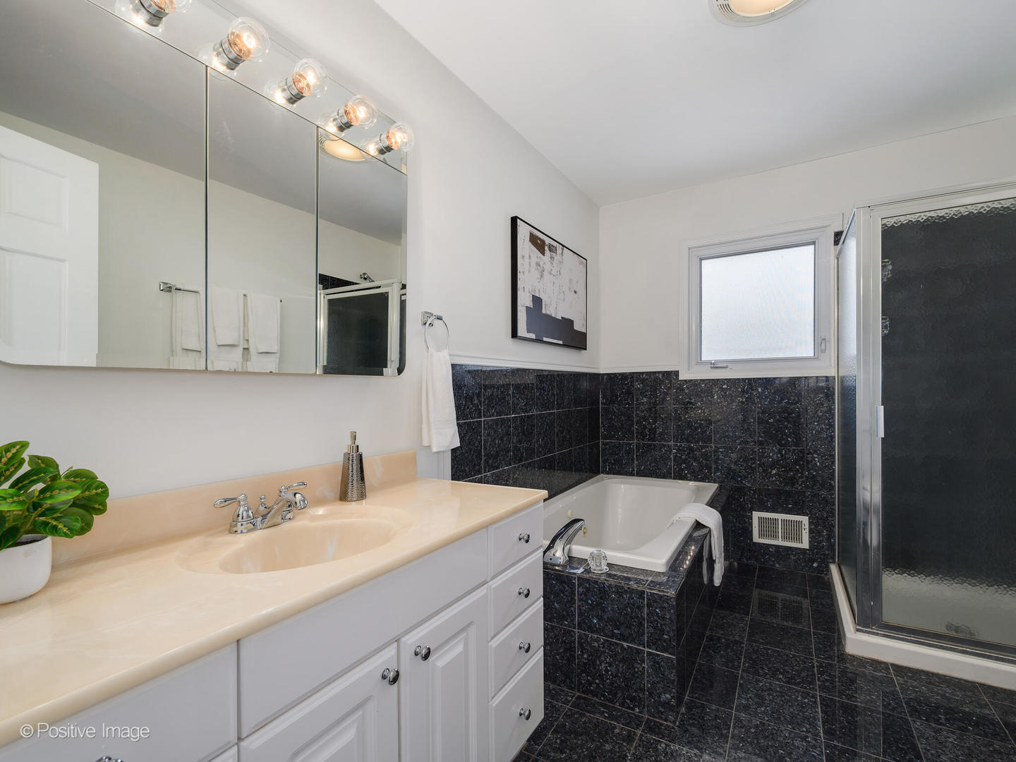 2612 Wilmette Avenue