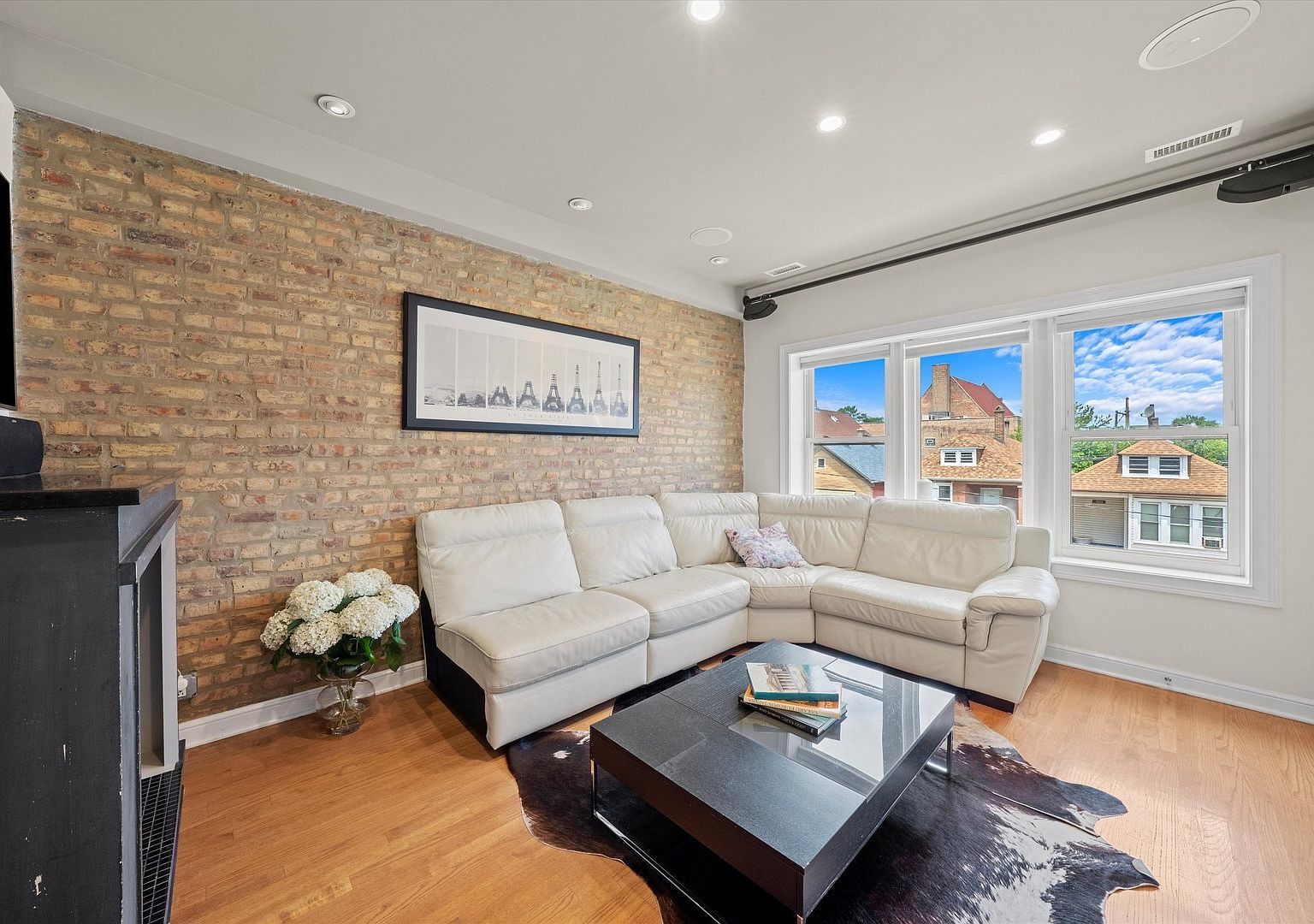 1025 W 31st Place Unit: 2