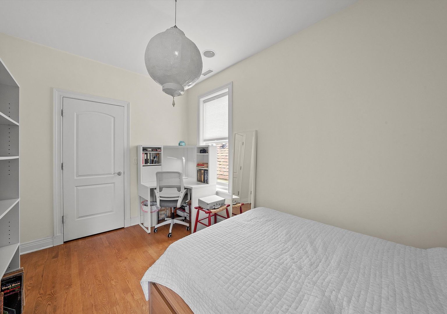 1025 W 31st Place Unit: 2