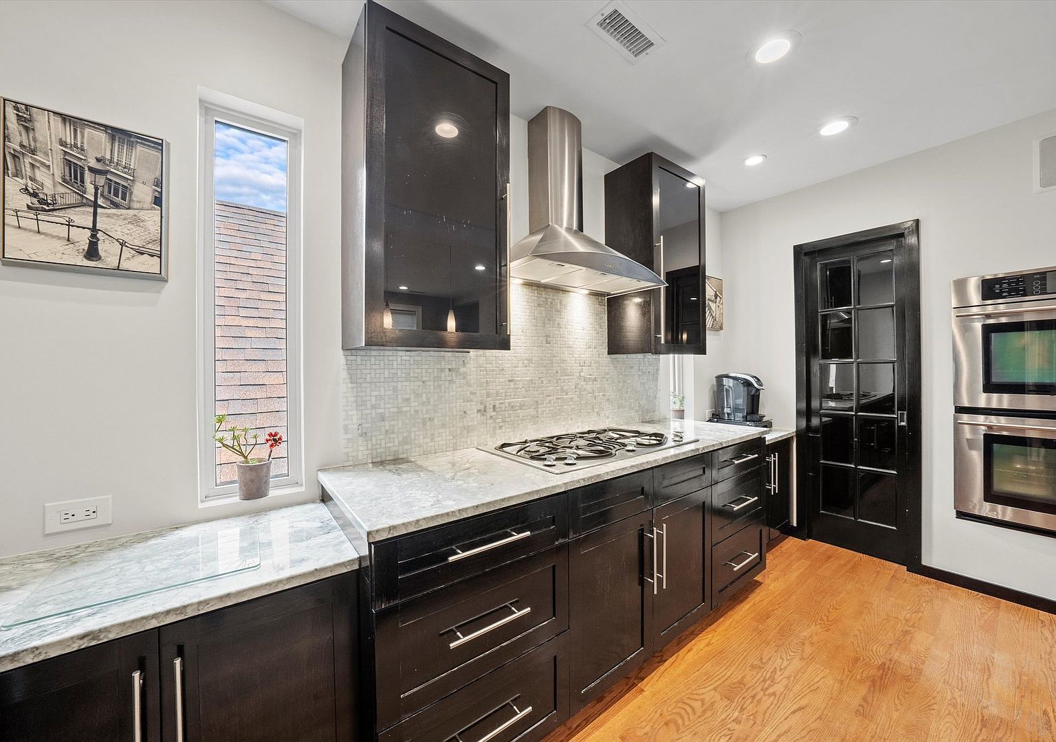 1025 W 31st Place Unit: 2