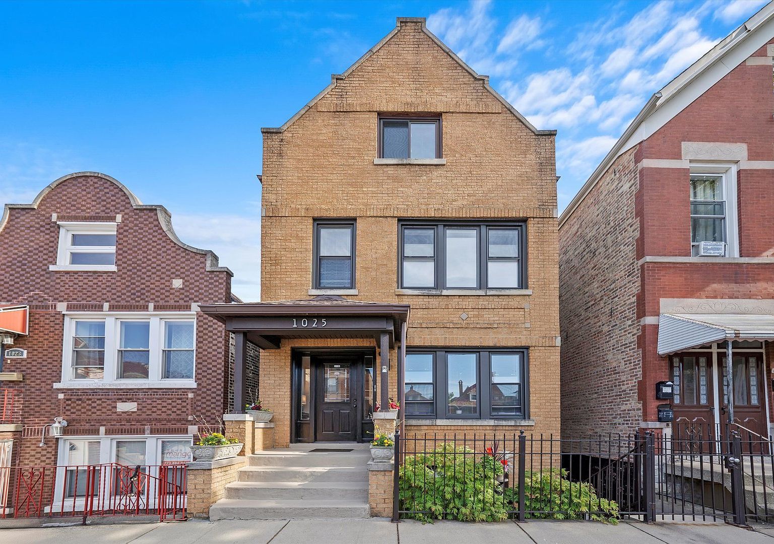 1025 W 31st Place Unit: 2