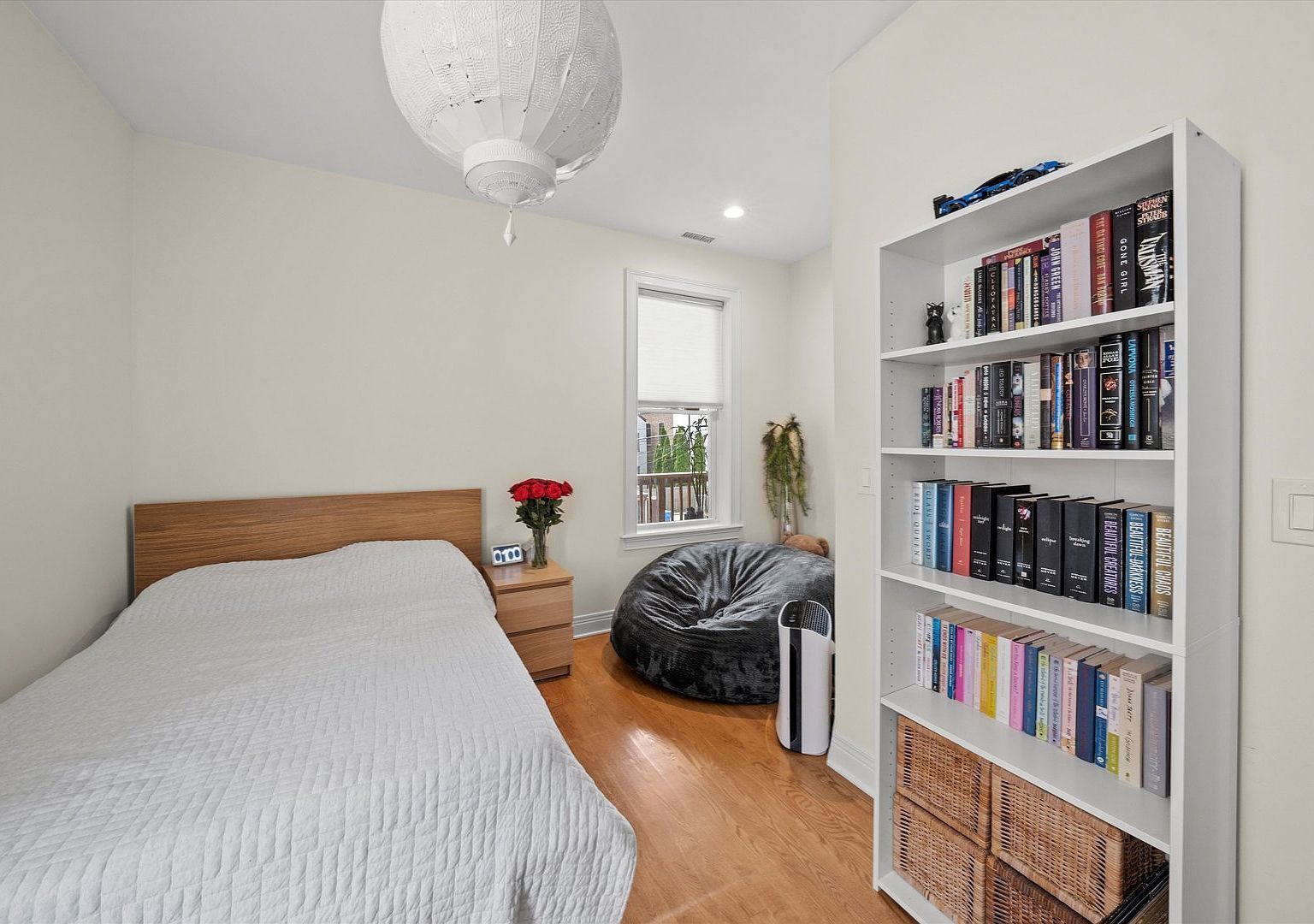 1025 W 31st Place Unit: 2