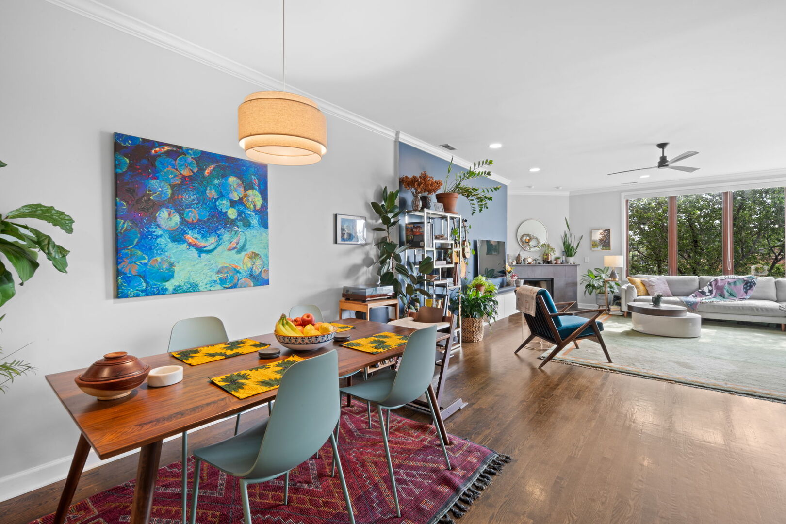 2058 N Western Avenue Unit: 301