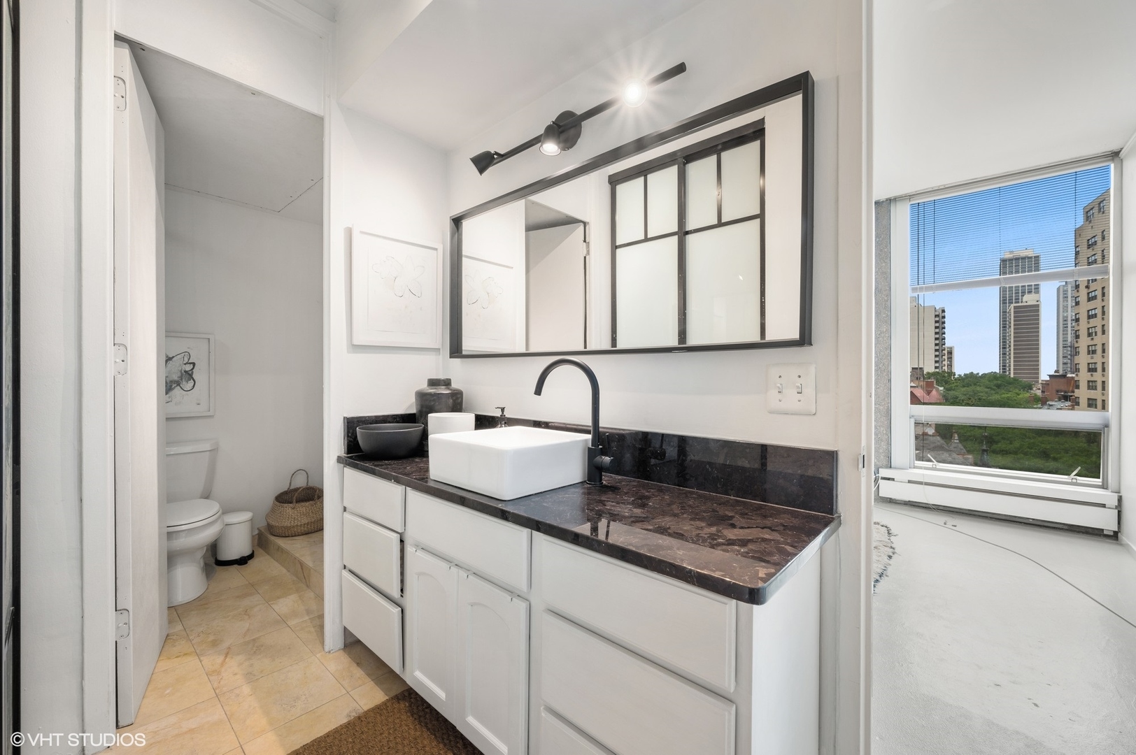 1300 N Astor Street Unit: 8B