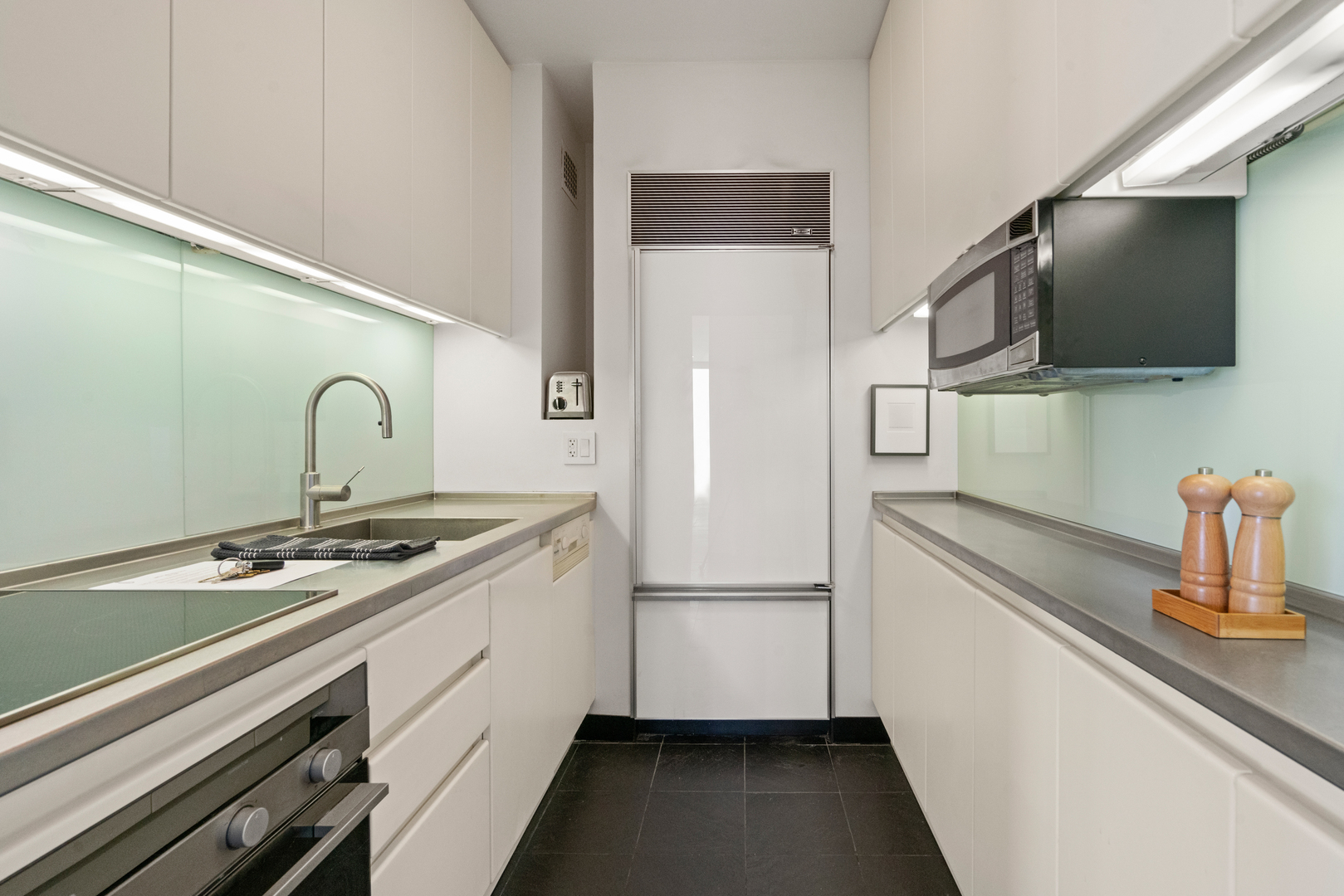 880 N Lake Shore Drive Unit: 19A