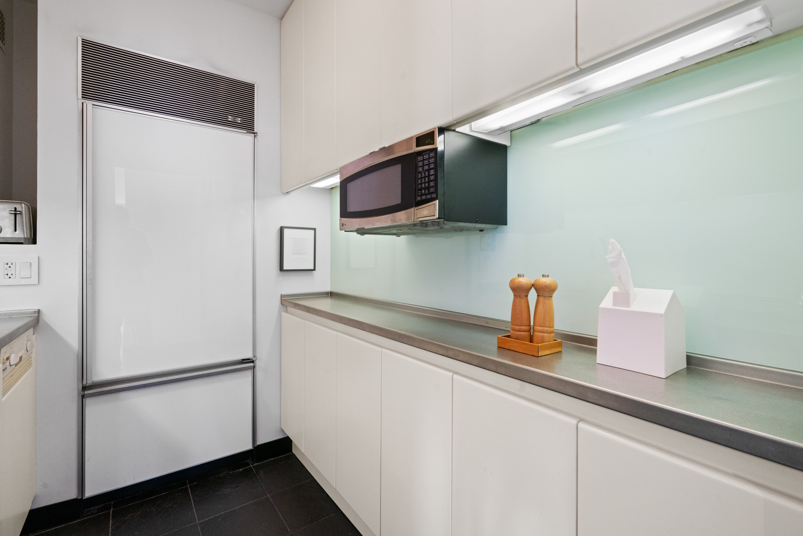 880 N Lake Shore Drive Unit: 19A