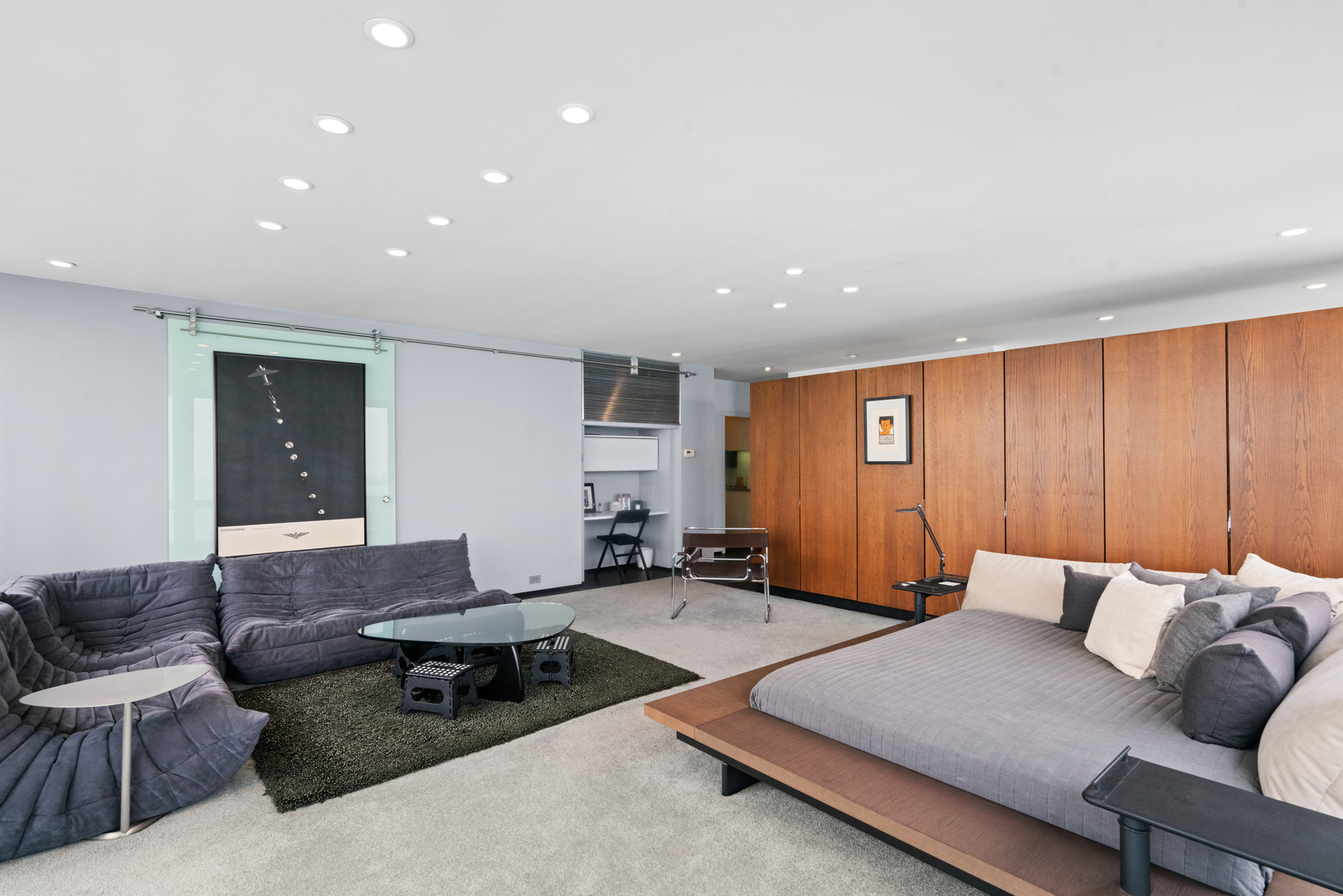 880 N Lake Shore Drive Unit: 19A