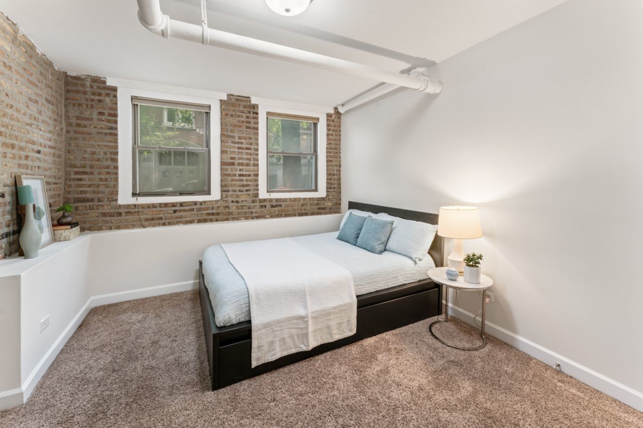 1520 W Belle Plaine Avenue Unit: 1