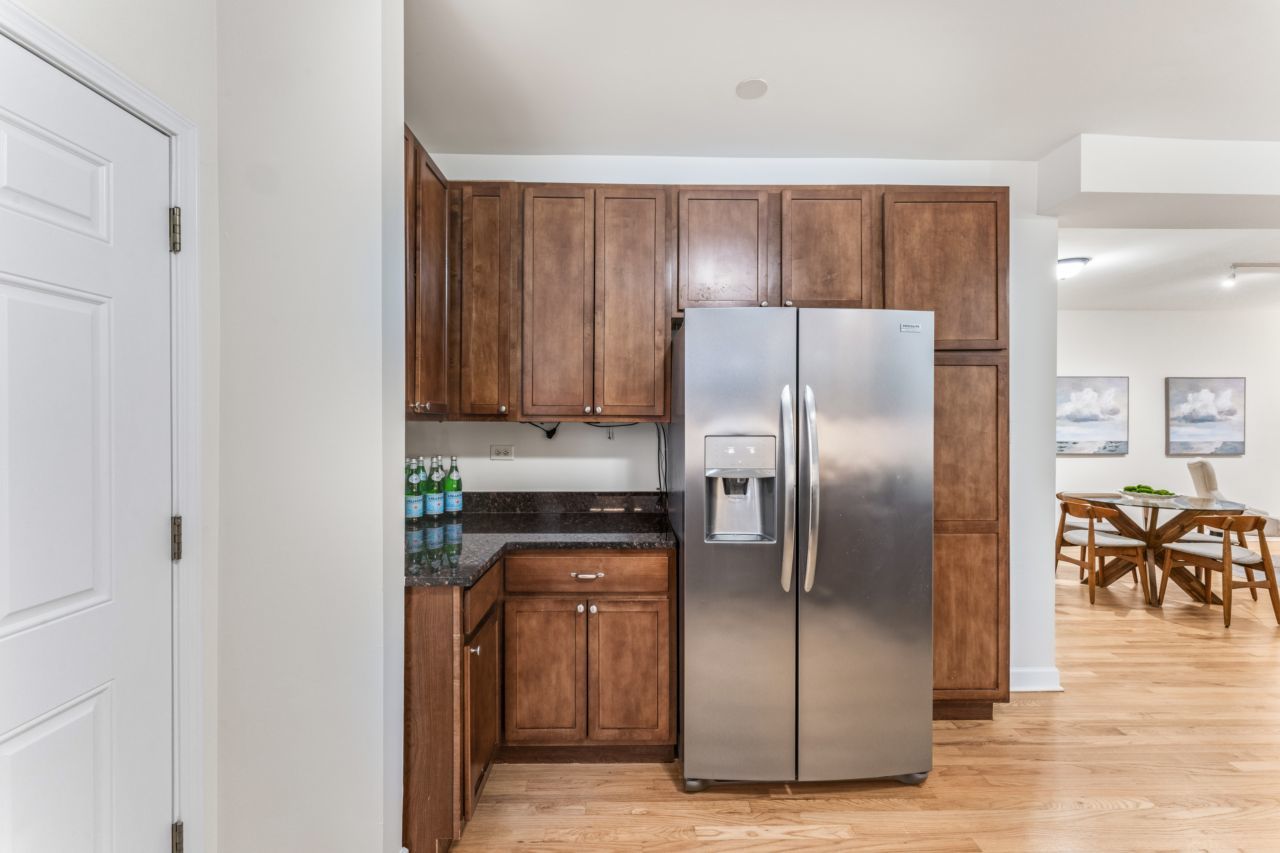 1520 W Belle Plaine Avenue Unit: 1