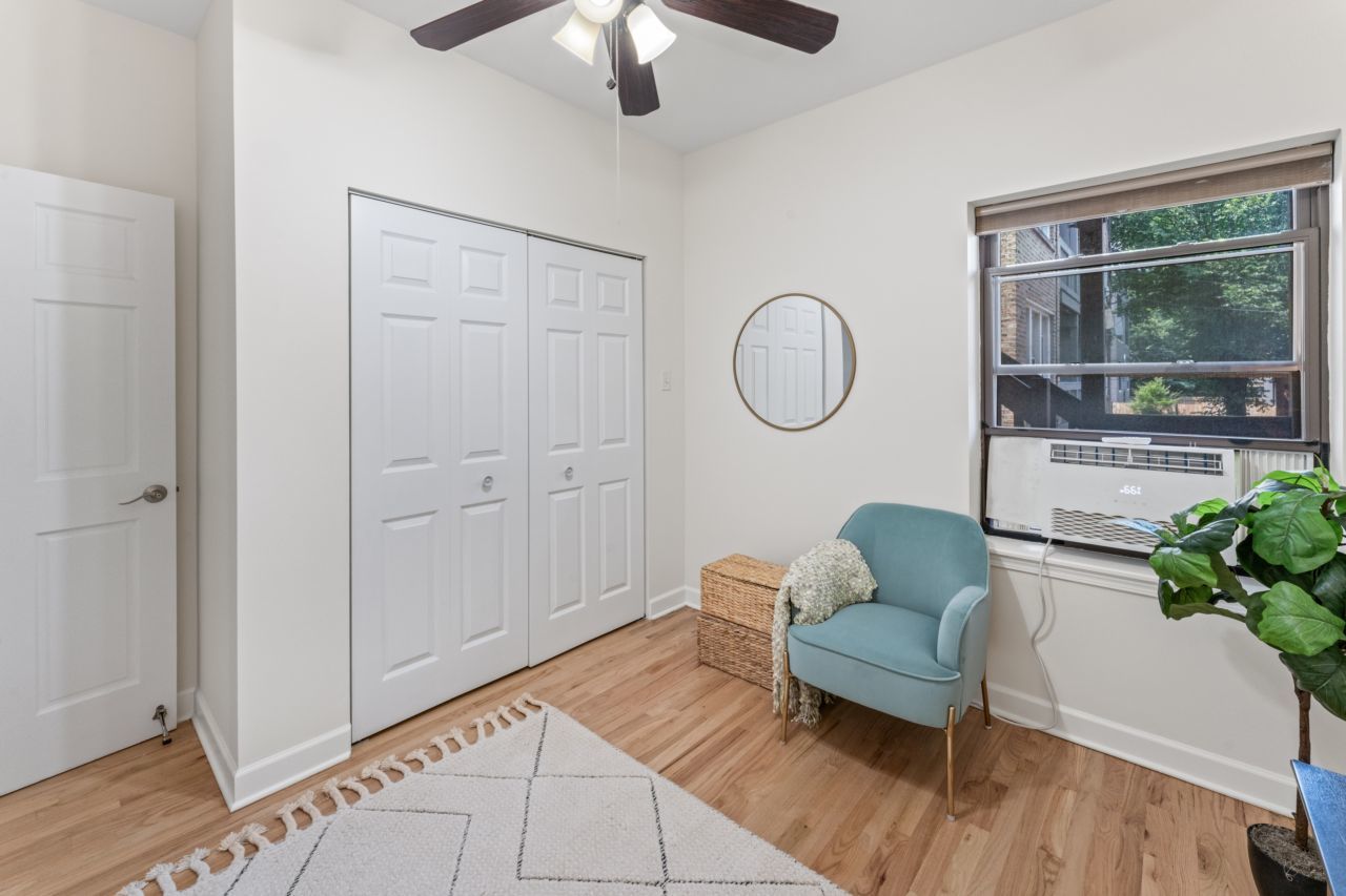 1520 W Belle Plaine Avenue Unit: 1