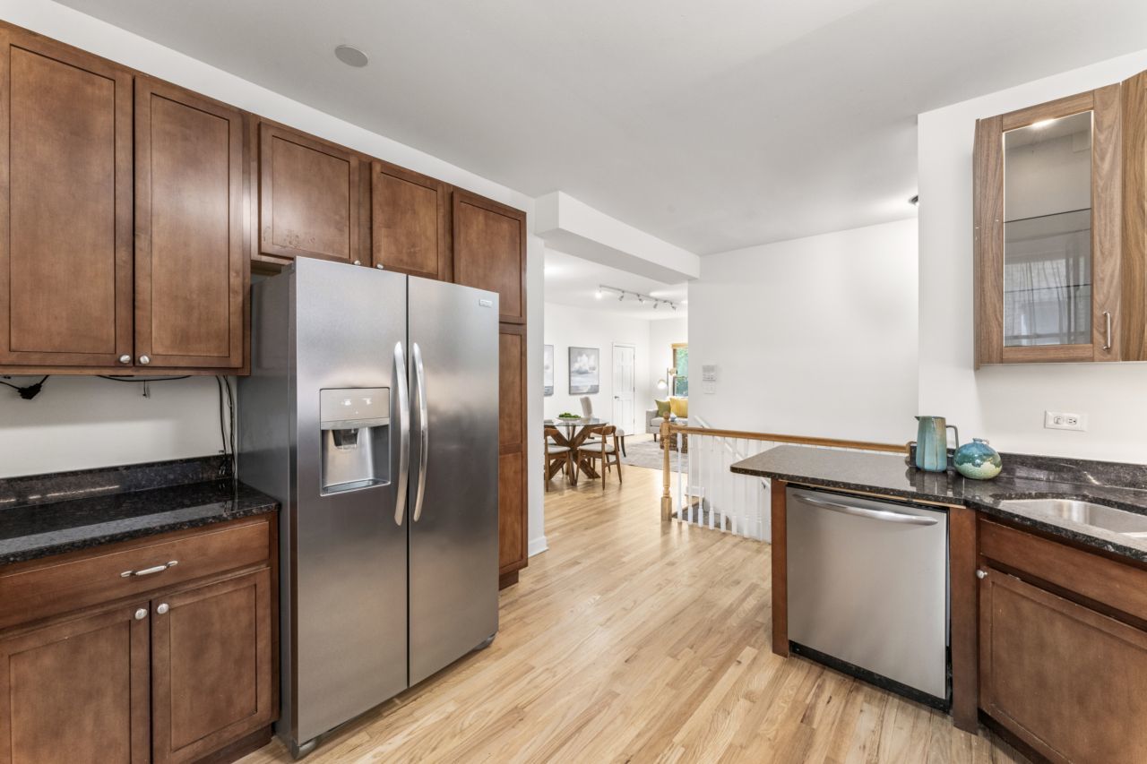 1520 W Belle Plaine Avenue Unit: 1